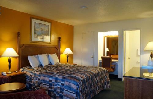 Red Bluff Hotel | Classic Inn