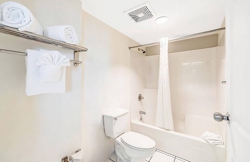 Panama City Beach Hotel | Classic King at Holiday Terrace Beachfront Hotel, Pets Allowed, Free Parking!