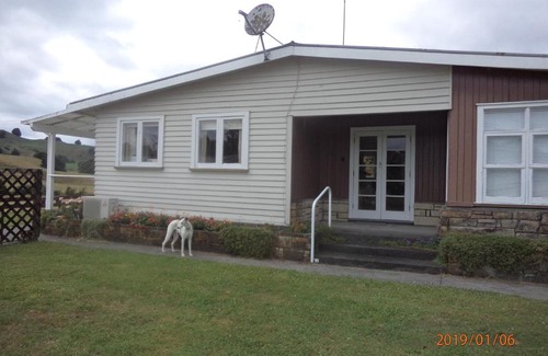 Ngakonui House | Classic Kiwi Farmhouse