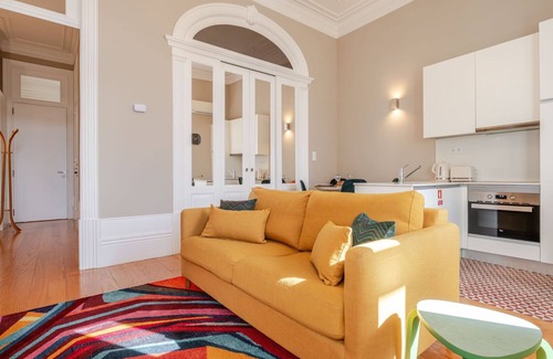 Paranhos Apartment | Classic Meets Modern – Downtown Balcony Retreat