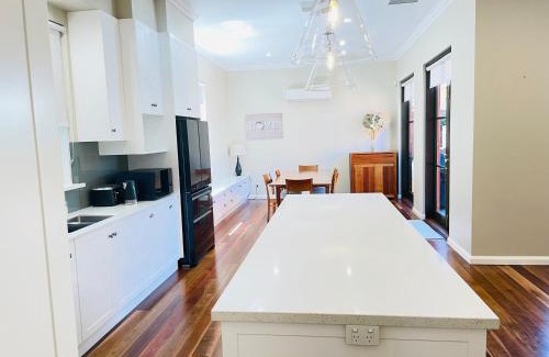 Wagga Wagga House | Classic Meets Modern in Central Wagga