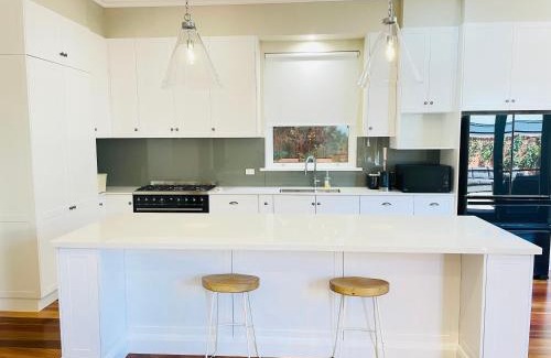 Wagga Wagga House | Classic Meets Modern in Central Wagga