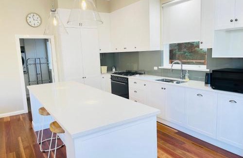Wagga Wagga House | Classic Meets Modern in Central Wagga