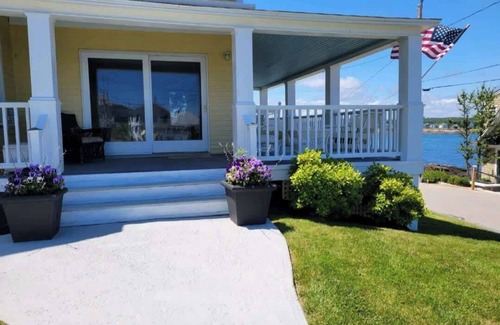 York Beach House | Classic ocean front cottage