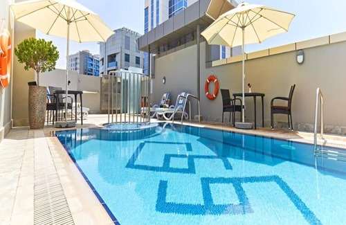 Al Barsha 1 Apartment | Classic Room Near Mall of Emirates By E R