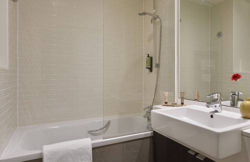 Plaisance Apartment | Classic Room With Aircon In Montparnasse Paris