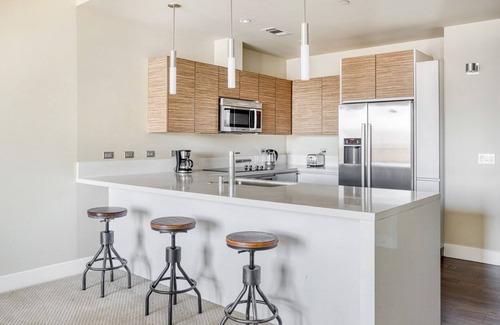 The Villas Apartment | Classic Santana Row 1BR w/Gym & Lounge, highway access, by Blueground