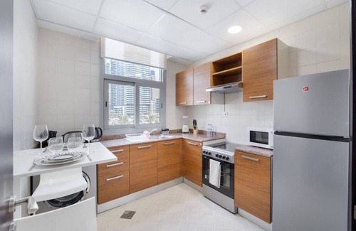Dubai Marina Apartment | Classic Studio With Dubai Marina View