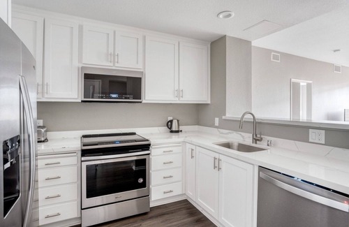 San Jose Apartment | Classic Sunnyvale 1BR w/Gym, Pool & W/D, nr highways, by Blueground