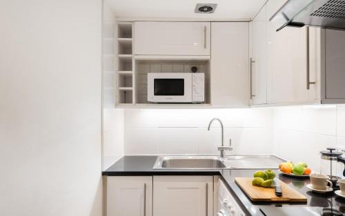 Warwick Apartment | Classic Two-Bedroom Apartment Pimlico