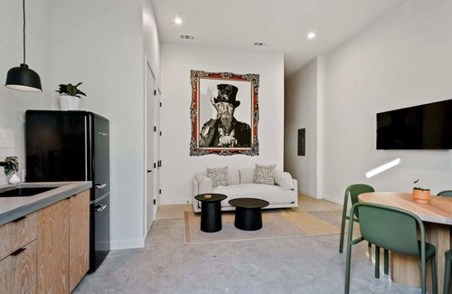 South 7th Ward Bed & Breakfast | Claudia Hotel - Sense of Calm and Relaxation, Walking Distance