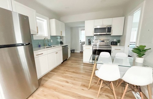 Pueblo Apartment | Clean 3-BR, Pet Friendly, 5 mins to Riverwalk, Free WiFi