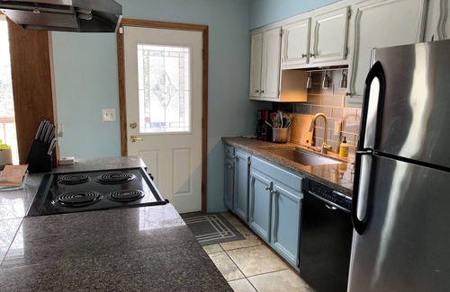 College House | Clean and Comfy House in great Fairbanks location