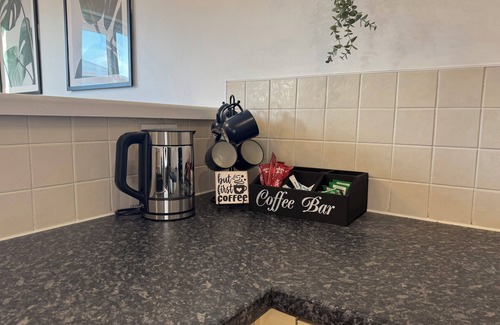 Manchester Apartment | Clean and Stylish 2BR Apt near Etihad & Co-op live arena in Manchester.