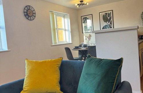Manchester Apartment | Clean and Stylish 2BR Apt near Etihad & Co-op live arena in Manchester.