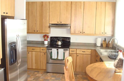 Glenwood Springs House | Clean comfortable Victorian house with central air conditioning