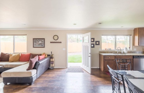 Coconino Estates House | CLEAN & COMFY HOME SO CLOSE TO GRAND CANYON, SNOW BOWL & HISTORIC DOWNTOWN