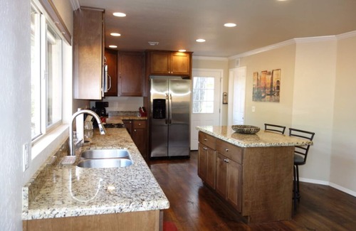 Coconino Estates House | CLEAN & COMFY HOME SO CLOSE TO GRAND CANYON, SNOW BOWL & HISTORIC DOWNTOWN