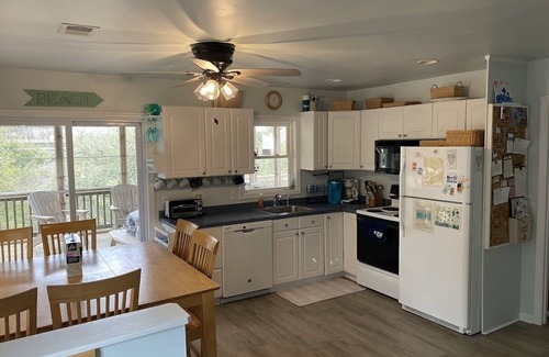 Duck Cottage | Clean & Cozy Beach Cottage Close to the Beach