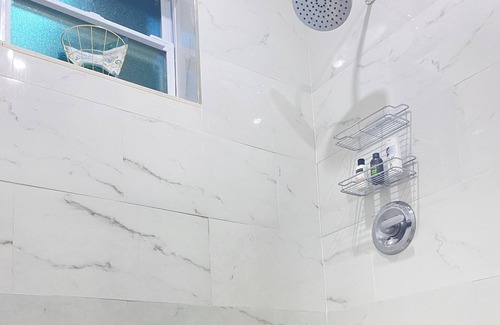 Tamiami Bed & Breakfast | Clean Miami Guest Suite