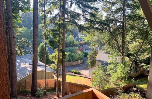 Western Apartment | Clean, Modern Guest Suite in the Hills with Large Kitchen and Private Deck