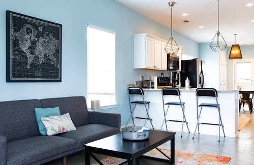 East Memphis House | Clean & Serene House - easy on/off interstate