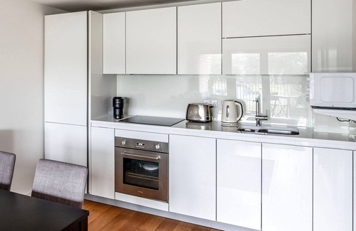 Vassall Apartment | Clean Stockwell 1BR w/ Balcony, nr Park & Oval Station, by Blueground
