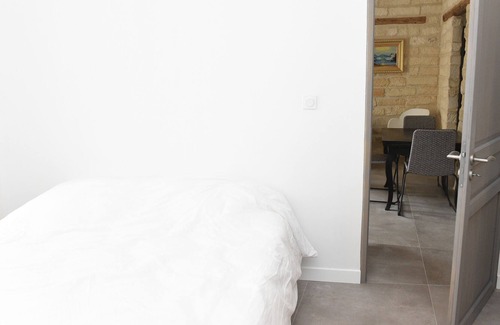 Gambetta Apartment | CLEAR GROUND FLOOR APARTMENT CLOSE TO THE HISTORICAL CENTER
