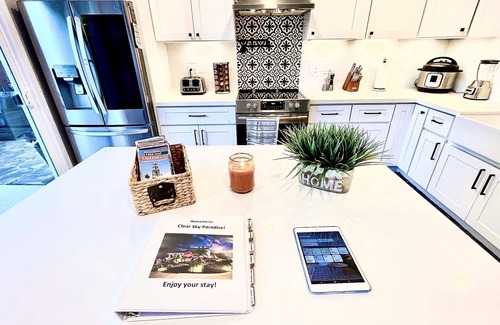 San Carlos House | Clear Sky Paradise - Pool, Jacuzzi, Hiking & More!