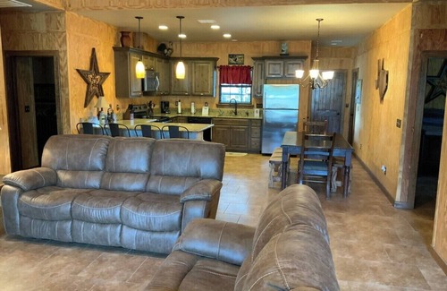 Concan House | Clear Water Casa @ Frio Select Rental Homes