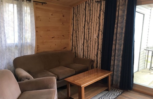 Milford Cabin | Clear Water -Rustic Waterfront 2 Bedroom Cabin