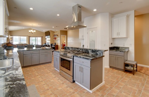 Clearlake House | Clearlake Vacation Rental w/Nearby Lake Access!
