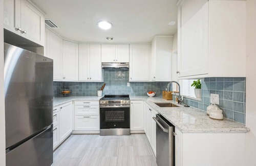 Bay Esplanade House | Clearwater Beach Oasis 2 Blocks to White Sand Beach