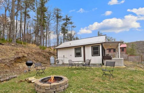 Blowing Rock House | Clementine Cottage at Doe Creek