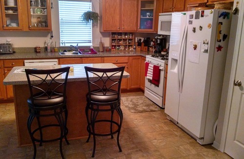 Brook Park House | Cleveland AirportnBundle yourselves together