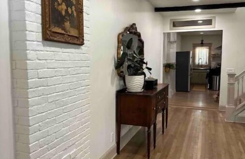 Detroit - Shoreway House | Cleveland Hideaway on Clifton