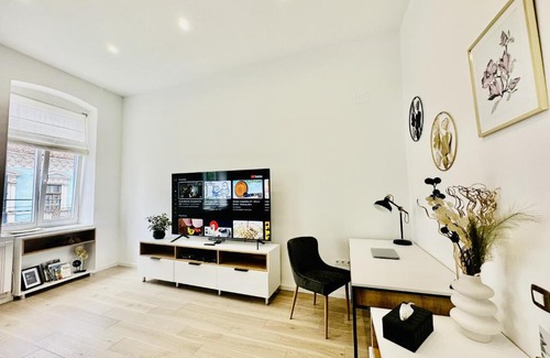 Cluj-Napoca City Centre Apartment | Clever Studio near Central Shopping Center