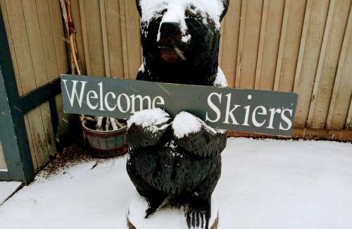 Tofte Hotel | Cliff Dweller on Lake Superior