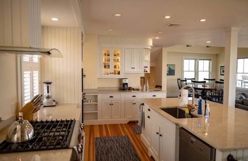 Plymouth House | Cliff House- Panoramic Views of Cape Cod Bay.