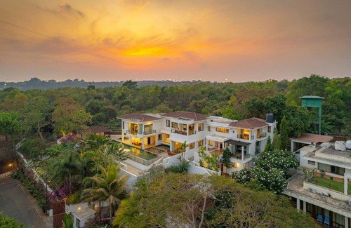 Pilerne Industrial Estates Villa | Cliffhouse by Hireavilla -5br w Pvt Pool in Saipem