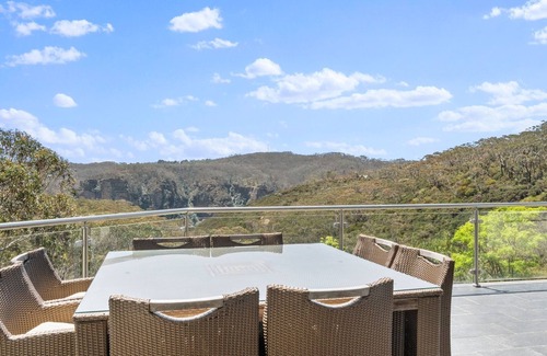 Katoomba House | Cliffnest House with 180 deg escarpment views
