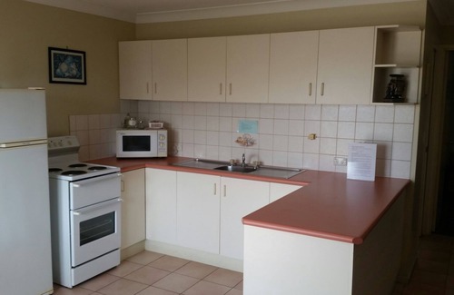 Newtown Hotel | Clifford Park Holiday Motor Inn