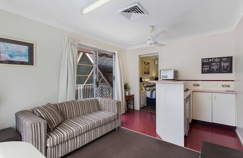 Newtown Hotel | Clifford Park Holiday Motor Inn