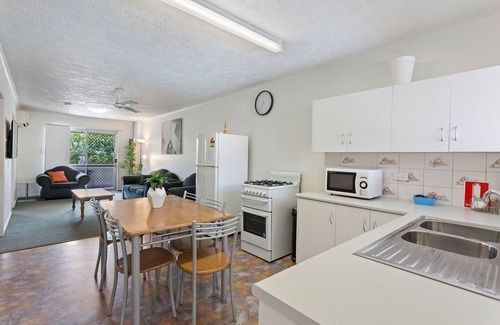 Newtown Hotel | Clifford Park Holiday Motor Inn