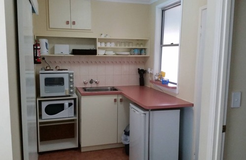 Newtown Hotel | Clifford Park Holiday Motor Inn