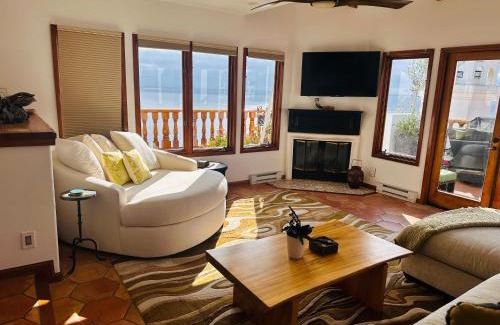 Avalon Villa | Cliffside Villa W Ocean Views & Balcony