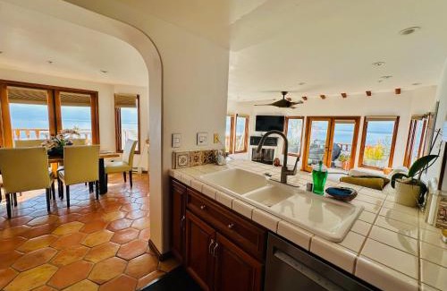 Avalon Villa | Cliffside Villa W Ocean Views & Balcony
