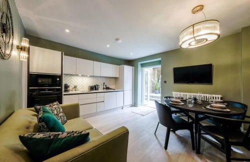 Clifton Apartment | Clifton 32 - Garden Flat with Hot Tub - Hopewell