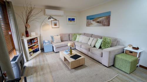 Sanctuary Point House | Clifton Cottage by Experience Jervis Bay