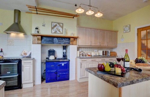 Lynton House | Clifton House - Five Bedroom House, Sleeps 10